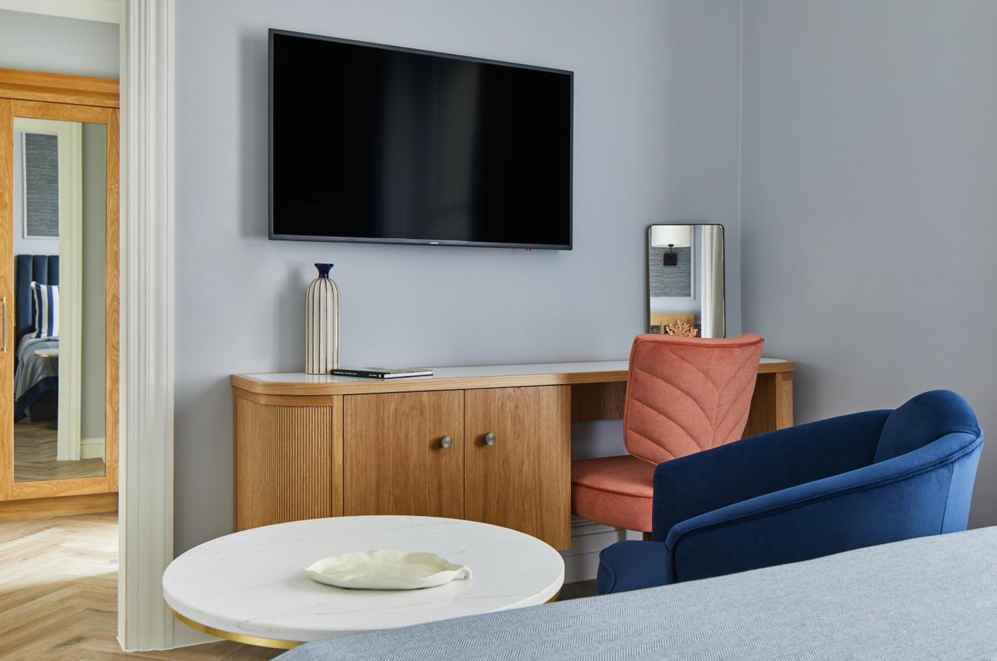 The Grand Brighton Hotell Exteriör bild A Nespresso machine in a hotel room